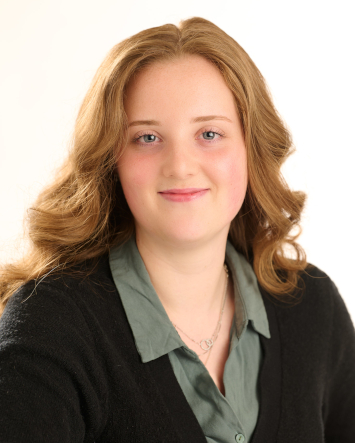 Elara Poiron, Articling Accountant